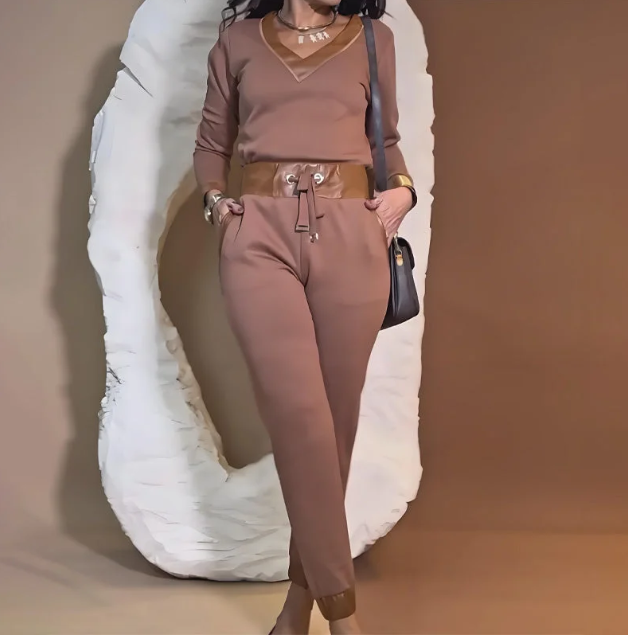 CONJUNTO CASUAL - TOP EN "V" + PANTALÓN