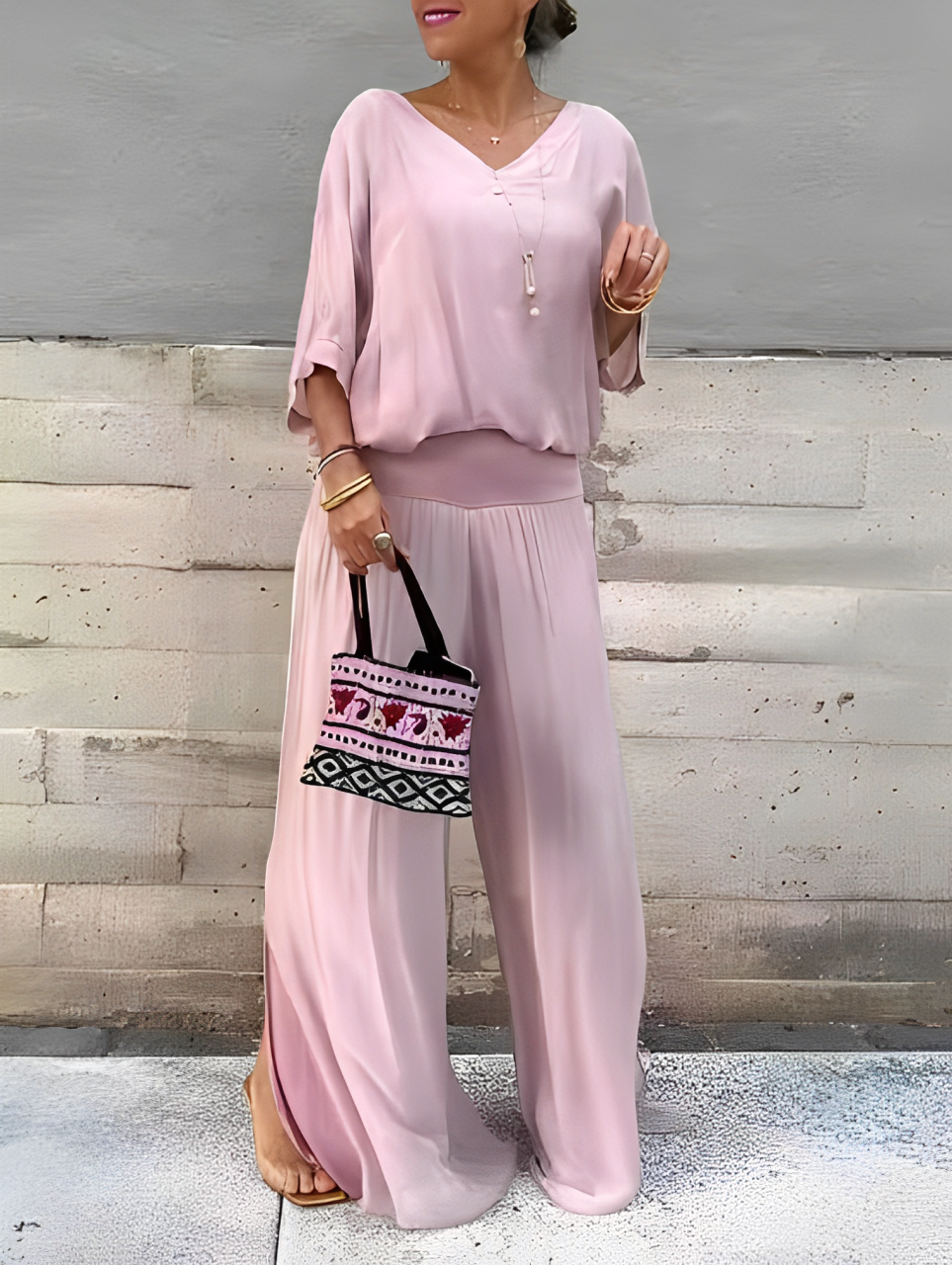 MONO BOHEMIO CHIFFON- ESCOTE EN V, PIERNA ANCHA
